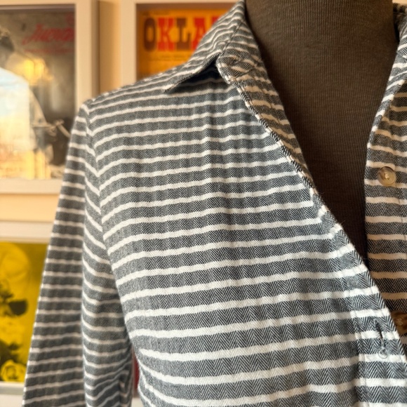 Black and white striped Abercrombie & Fitch shirtdress - Picture 5 of 8